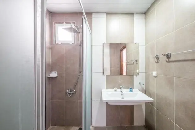 Standart Oda, Deniz veya Kara Manzaralı, Balkonlu