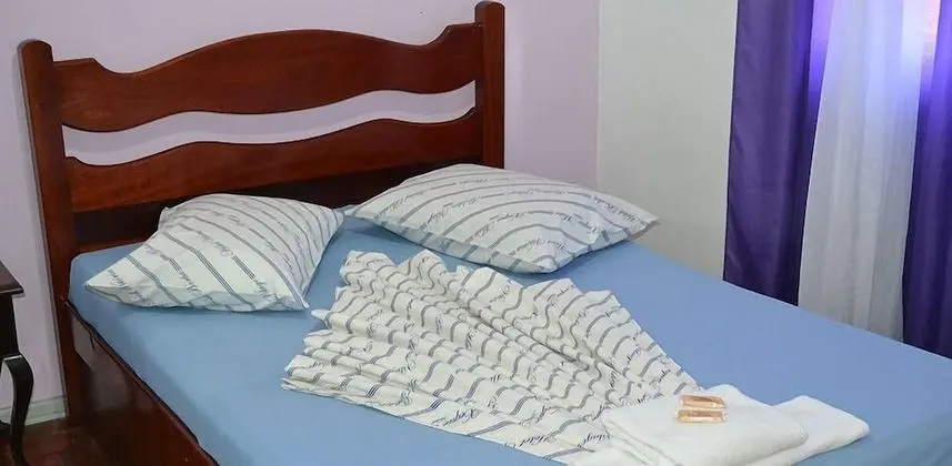 Tek Büyük Yataklı Oda, Ortak Banyo