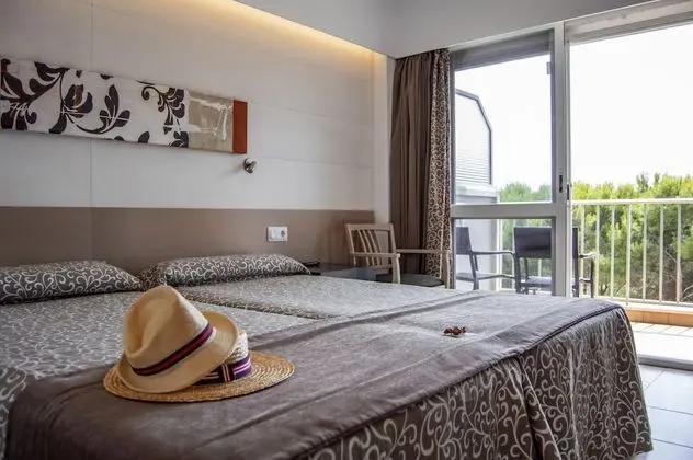 İki Ayrı Yataklı Oda, Balkon, Havuz Manzaralı