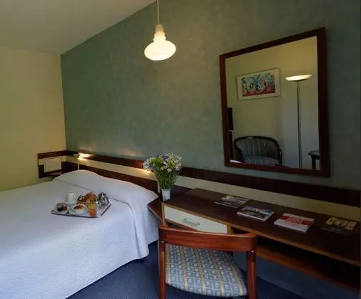 Comfort Tek Büyük Yataklı Oda