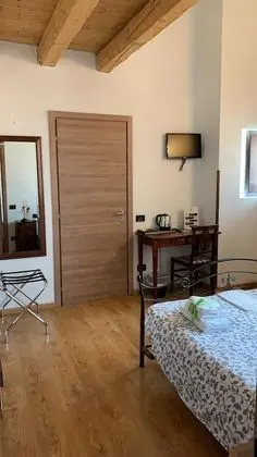 Üç Kişilik Oda