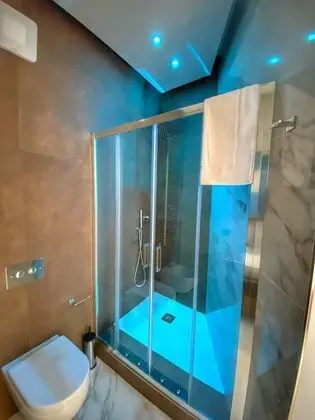 Deluxe Dört Kişilik Oda, 1 En Büyük (King) Boy Yatak ve Çekyat, Sigara İçilmez, Deniz Manzaralı
