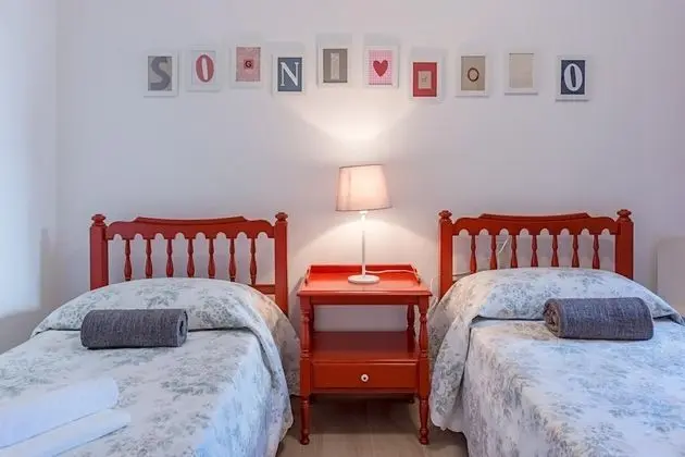 Ev
