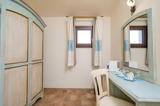 Tek Büyük Yataklı Oda, Veranda, Bahçe Manzaralı