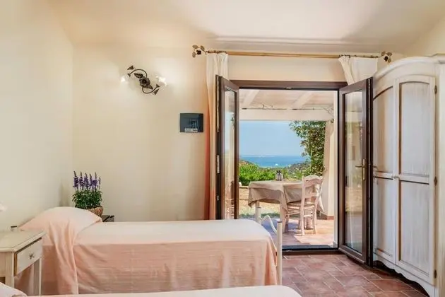 Üç Kişilik Oda, Veranda, Bahçe Manzaralı