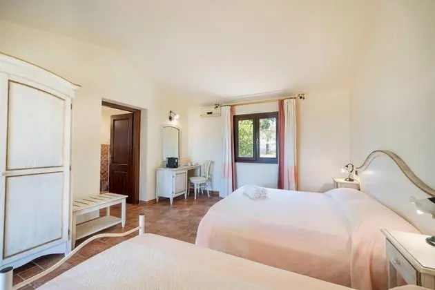 Üç Kişilik Oda, Veranda, Bahçe Manzaralı