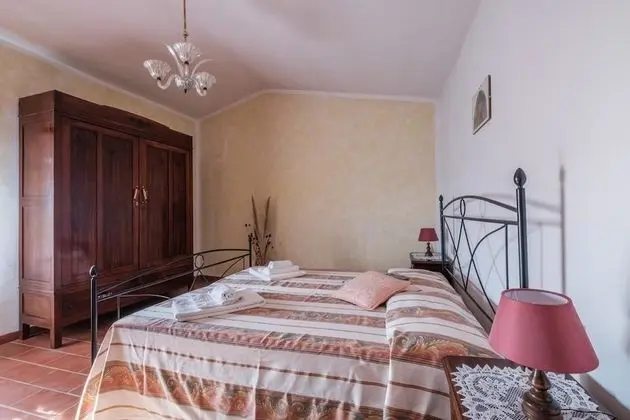 Standard Apart Daire, 2 Yatak Odası, Küçük Mutfak, Avlu