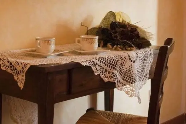Standard Apart Daire, 2 Yatak Odası, Küçük Mutfak, Avlu