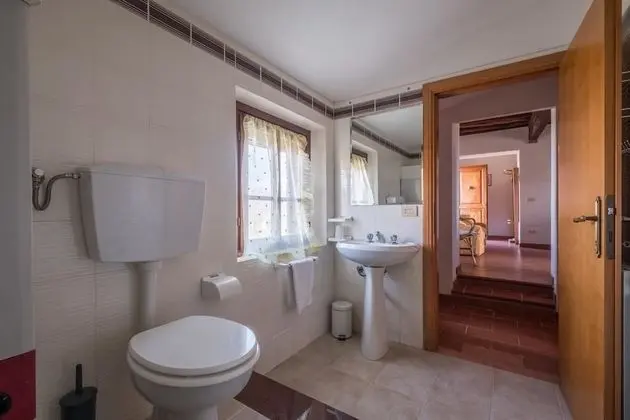 Standard Apart Daire, 2 Yatak Odası, Küçük Mutfak, Avlu