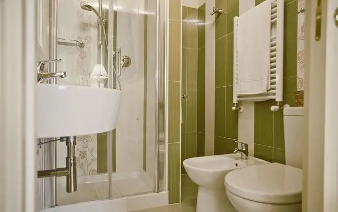 Classic Tek Büyük Yataklı Oda, 1 Yatak Odası, Özel Banyo, Dağ Yamacı (Villa Ulivelli)