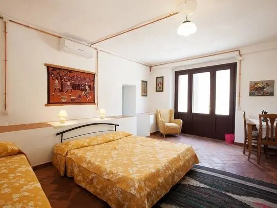 Tek Büyük Yataklı Oda, Ortak Banyo