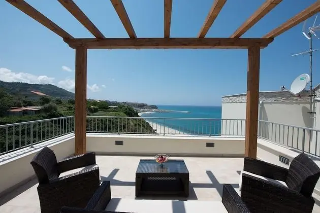 Deluxe Tek Büyük Yataklı Oda, Teras, Deniz Manzaralı
