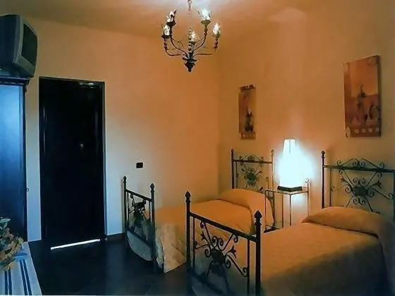 Tek Büyük Yataklı Oda, Bahçe Manzaralı, Havuz Kenarı