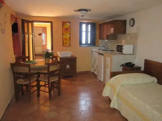One Bedroom Apartment for 4 people B4