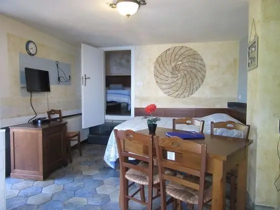 One Bedroom Apartment for 4 people B4
