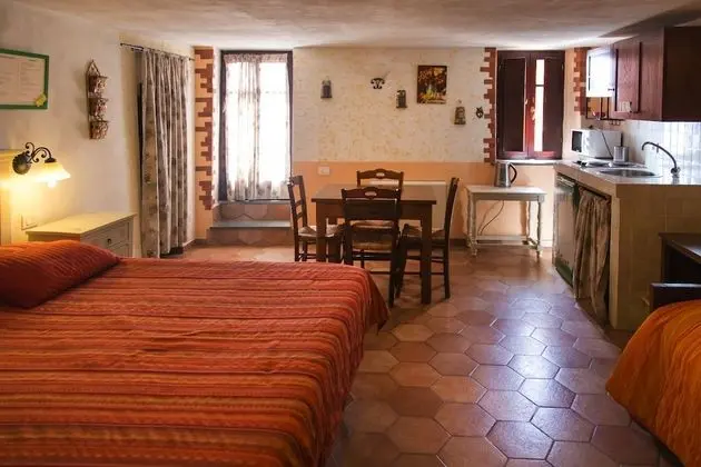 Studio with 1 Double Bed and 1 Single Bed A3