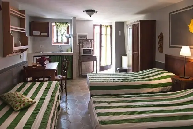 Studio with 1 Double Bed and 1 Single Bed A3