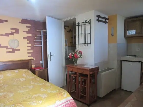Studio with French Bed A1