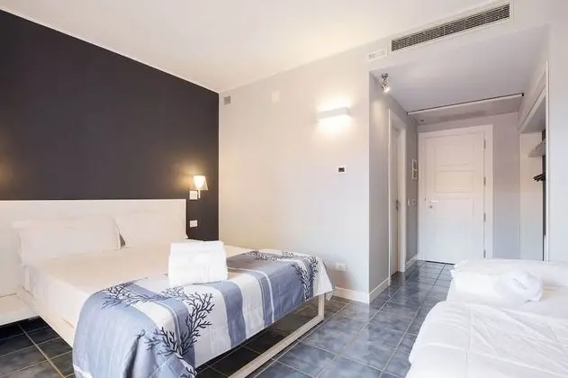 Üç Kişilik Oda, Bahçe Manzaralı