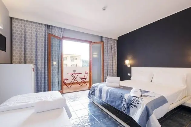 Üç Kişilik Oda, Bahçe Manzaralı