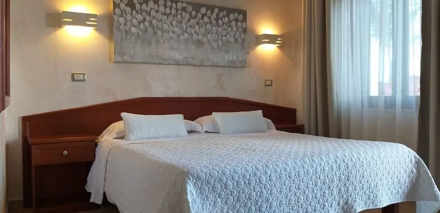 Comfort Tek Büyük veya İki Ayrı Yataklı Oda