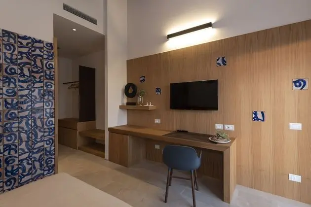 Luxury Oda
