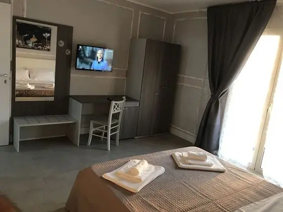 Tek Büyük Yataklı Oda, Balkon