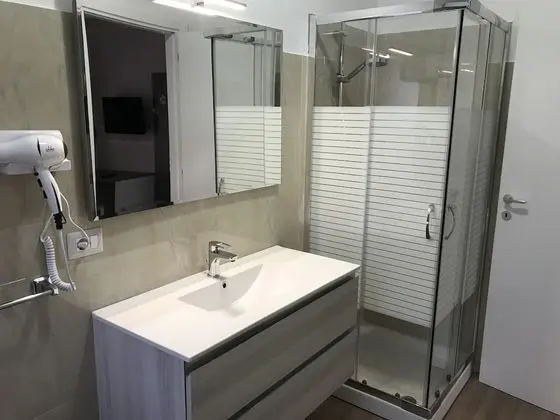 Tek Büyük Yataklı Oda, Balkon