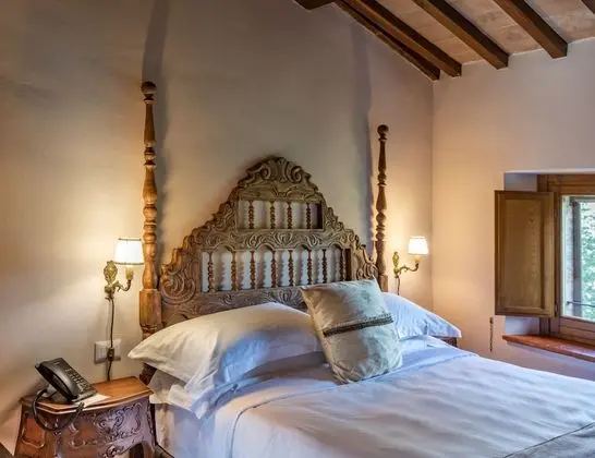 Classic Tek Büyük Yataklı Oda