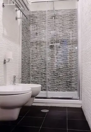 Büyük Yataklı Tek Kişilik Oda