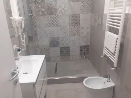 Elite Tek Büyük Yataklı Oda