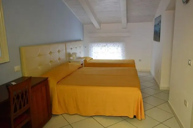 Deluxe Üç Kişilik Oda