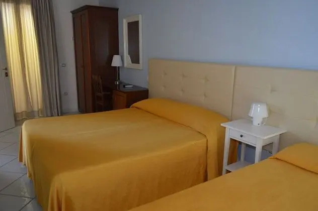 Deluxe Üç Kişilik Oda