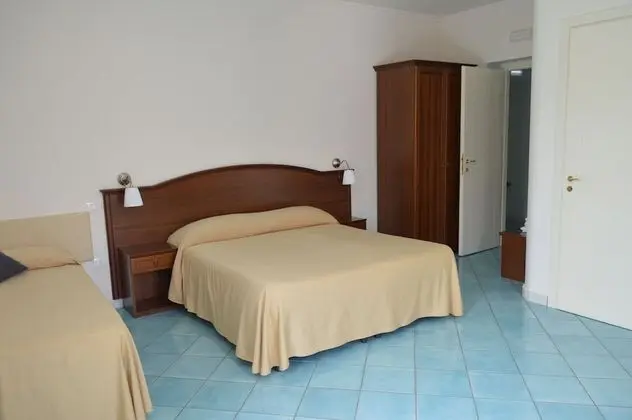 Deluxe Üç Kişilik Oda