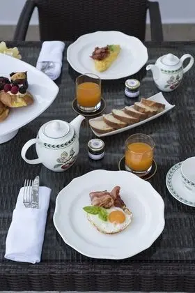 Deluxe Oda (1 queen bed or 2 single beds)