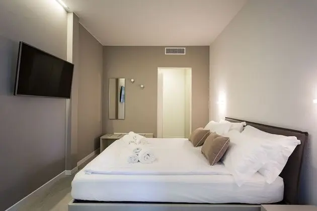 Tek Büyük Yataklı Oda (Vò)