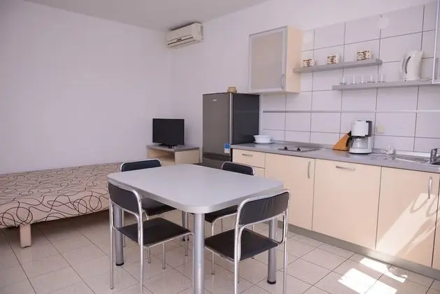 Apart Daire (Boris - 150 m from beach - A5(4+1))