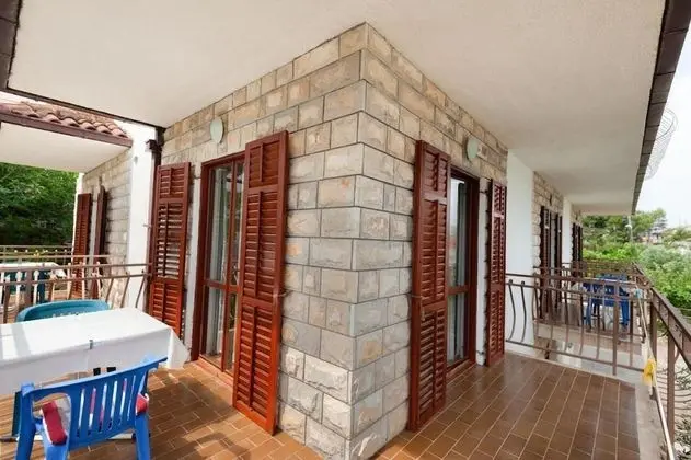 Apart Daire (Boris - 30 m from beach - A1(6+2))