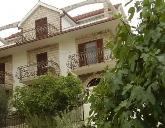 Apart Daire (Boris - 30 m from beach - A1(6+2))