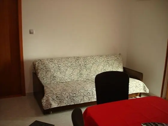 Ev (Boris - close to the sea with parking)