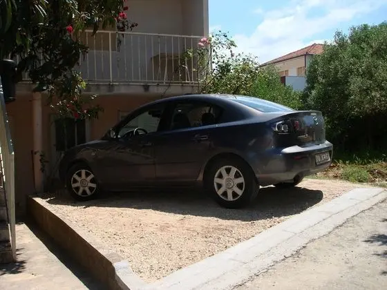 Ev (Boris - close to the sea with parking)