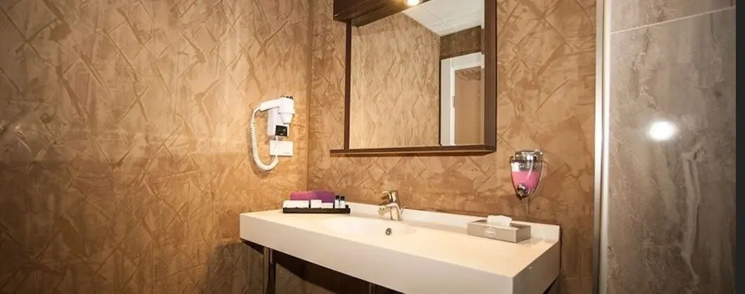 Bathroom sink
