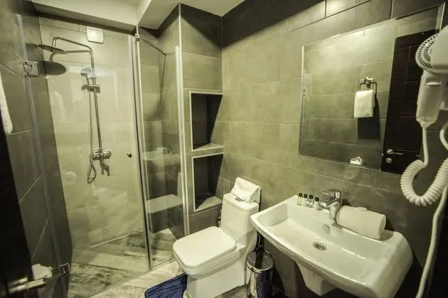 Tek Büyük Yataklı Oda, Balkon