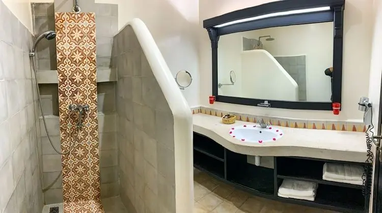 Deluxe Tek Büyük Yataklı Oda, Deniz Manzaralı
