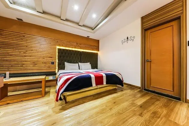 Deluxe Tek Büyük Yataklı Oda, Sigara İçilebilir