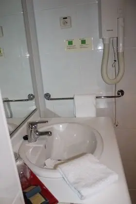 Basic Üç Kişilik Oda