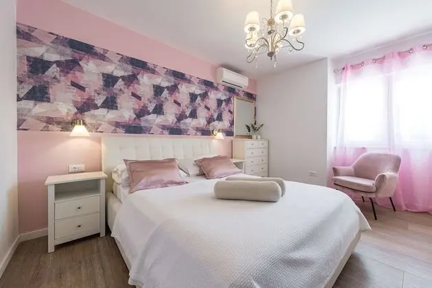 Apart Daire, 1 Yatak Odası, Havuz Manzaralı