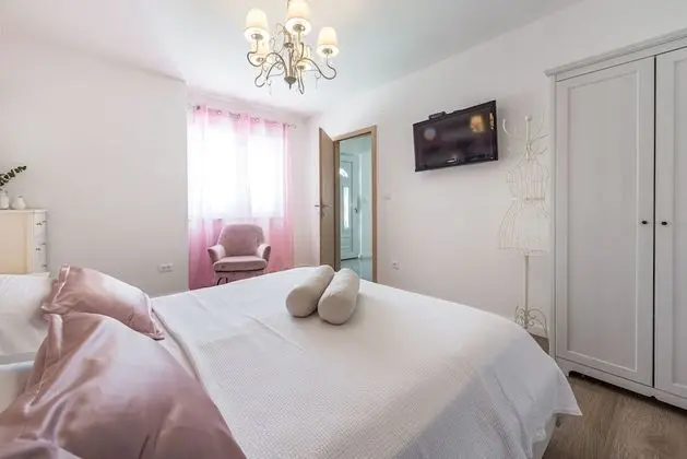 Apart Daire, 1 Yatak Odası, Havuz Manzaralı