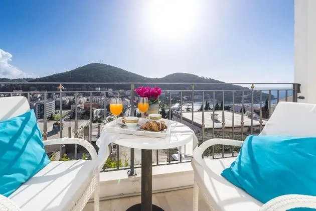 Panoramic Tek Büyük Yataklı Oda