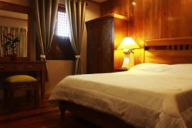 Executive Oda, Balkon, Kısmi Deniz Manzaralı